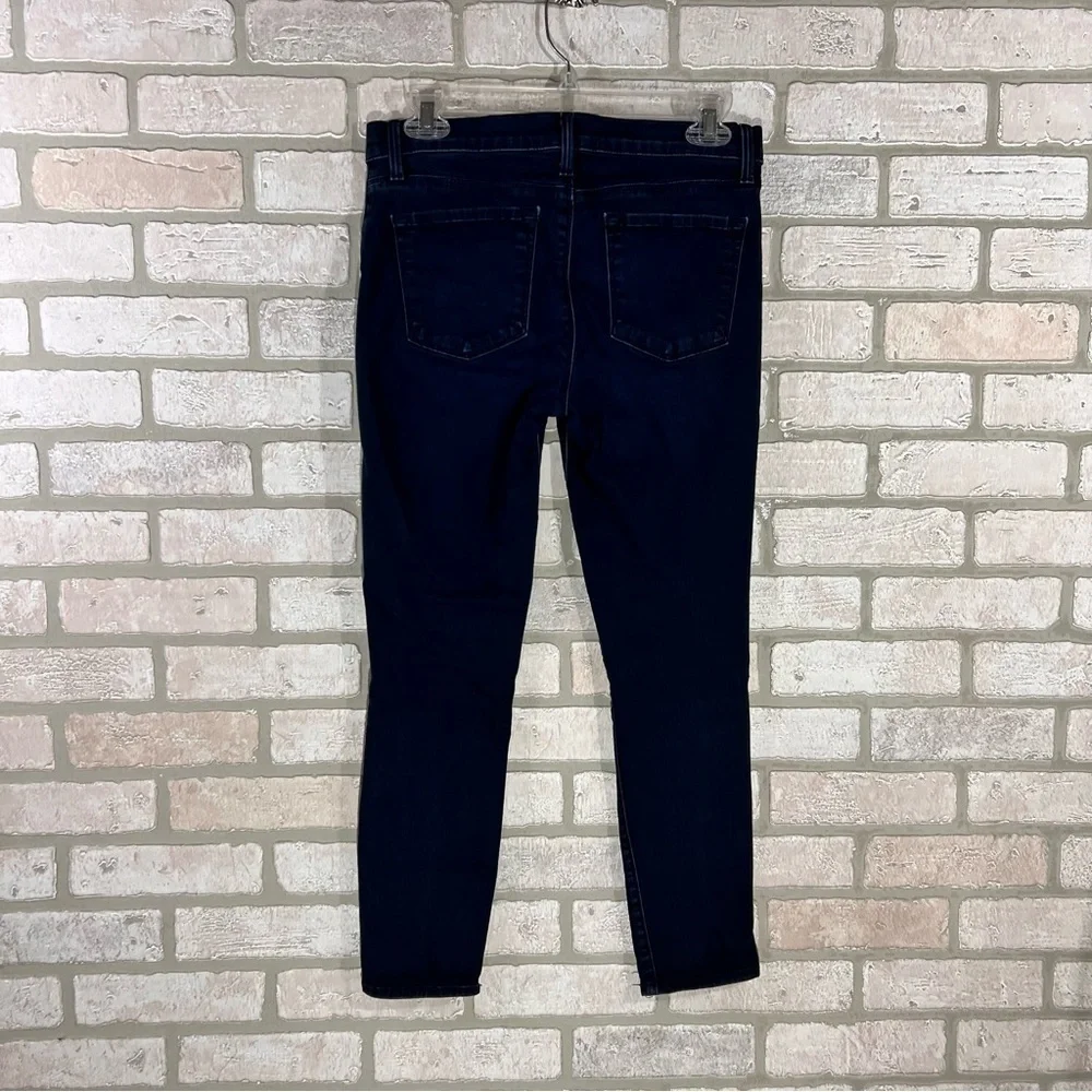J Brand Capri Skinny Jeans in Atmosphere Wash Size 28